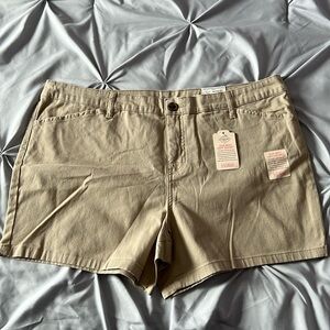 St John’s Bay Mid Rise Petite Shorts Size 18P